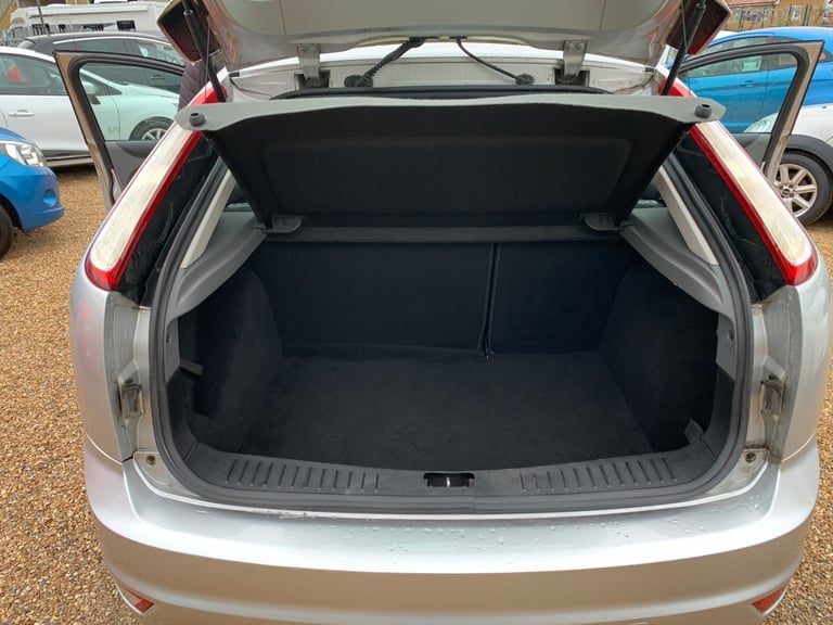 2009 Ford Focus 1.8 Zetec 5dr HATCHBACK Petrol Manual