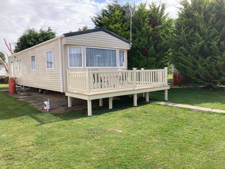 6 and 8 berth caravans for up to 3 months