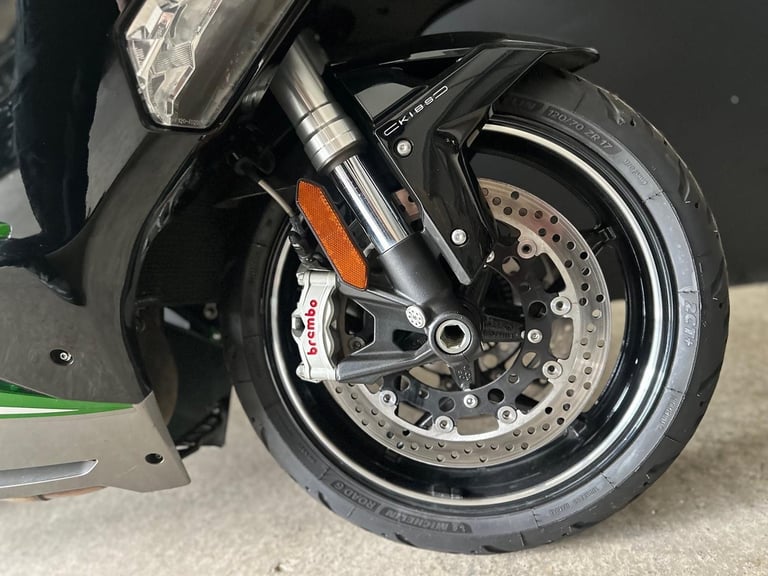 Stunning Low Mileage 2023/23 Kawasaki Ninja H2 SX Motorcycle 