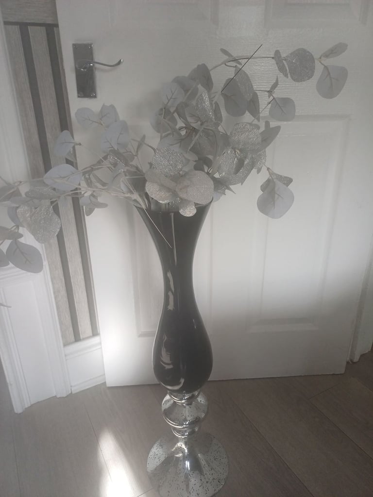 Fabulous LargeBlack Vase with Flowersc