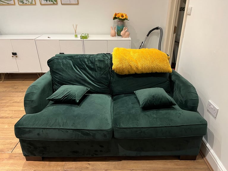 image for Dark Green Velvet Pull Out Sofa Bed - Sleeps 2