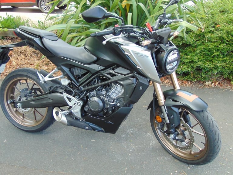 Honda CBF125NA-M CB125 2021 low miles splendid learner naked modern retro bike