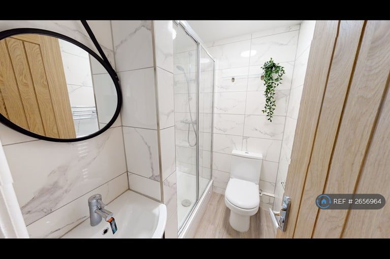 8 bedroom house in Charter Avenue, Coventry, CV4 (8 bed) (#2656964)