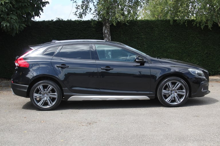 2013 Volvo V40 D3 Cross Country Lux Nav Geartronic HATCHBACK Diesel Automatic