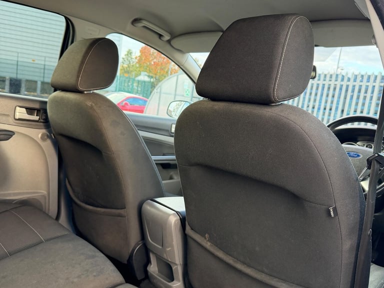 2010 Ford Focus 1.6 Titanium 5dr Auto HATCHBACK PETROL Automatic