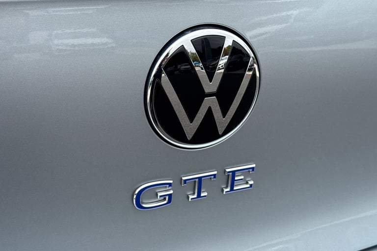 2025 Volkswagen Golf 1.5 TSI 272 GTE eHybrid 5dr DSG **HEADS UP DISPLAY + PAN ROOF** Hatchback PE...