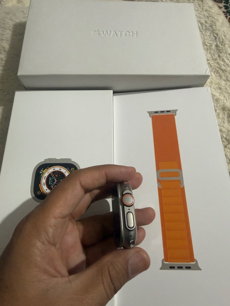 Apple Ultra Watch 49mm is in Excellent Condition 