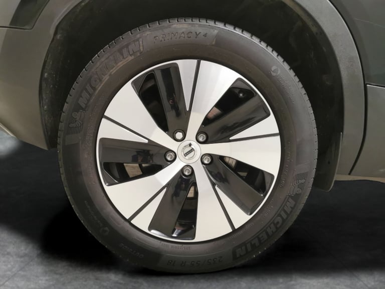 2022 Volvo XC40 1.5h T4 Recharge 10.7kWh Plus SUV 5dr Petrol Plug-in Hybrid Auto Euro 6 (s/ Suv P...