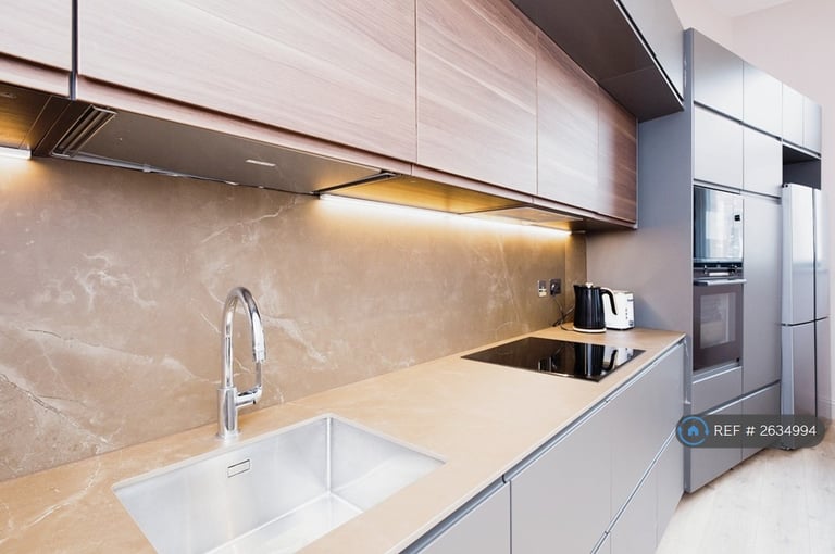 2 bedroom flat in Charlotte Street, Manchester, M1 (2 bed) (#2634994)