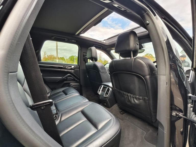 2017 Porsche Cayenne S Platinum Edition E-Hybrid 5dr Tiptronic S ESTATE PETROL/ELECTRIC Automatic