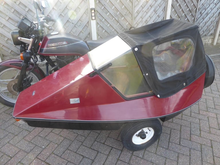 HONDA CB 450 SIDECAR OUT FIT SQUIRE SIDECAR HAD IT STARTS NEEDS A GOOD SERVICE