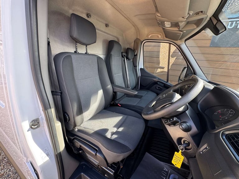 2020 Nissan NV400 2.3 dci 135ps H2 Tekna Van PANEL VAN DIESEL Manual