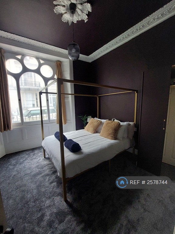 2 bedroom flat in Dover Place, Bristol, BS8 (2 bed) (#2578744)