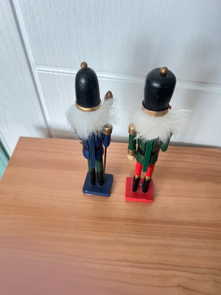 2x Wooden Nutcracker Standing Decoration 