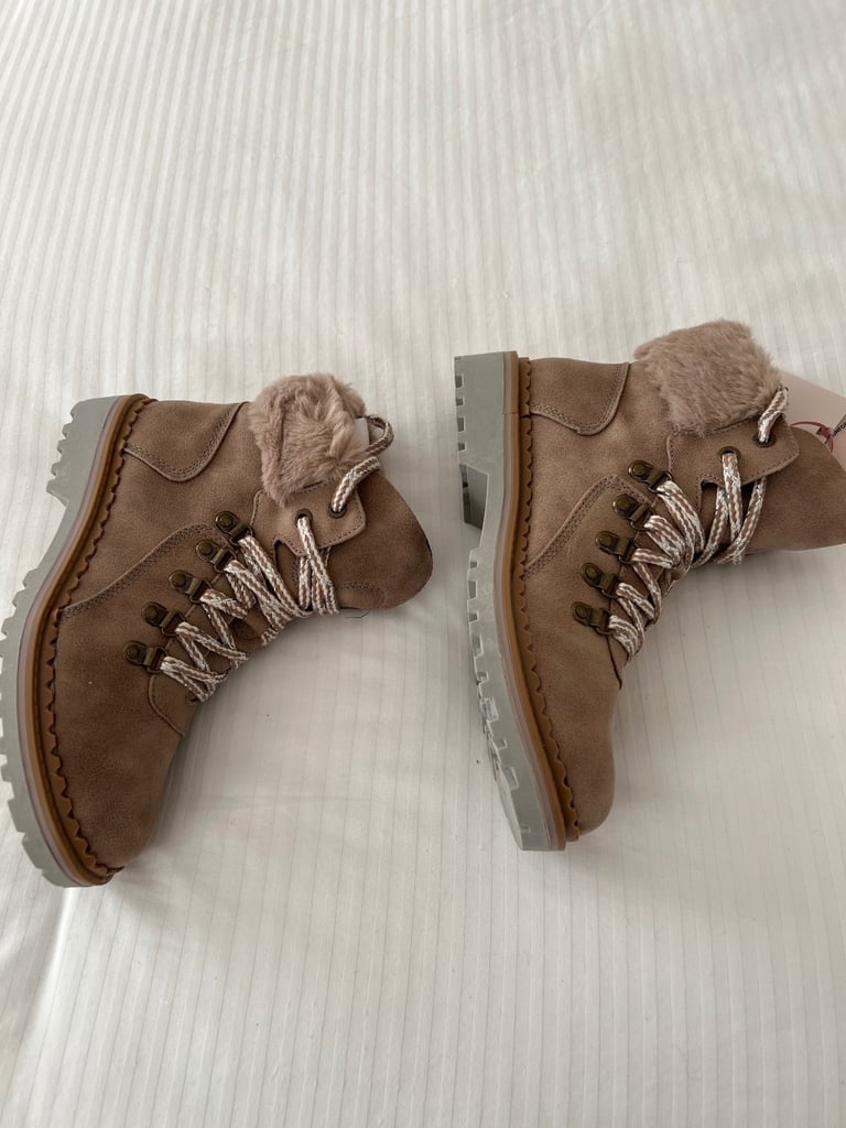 Ladies Boots Size 