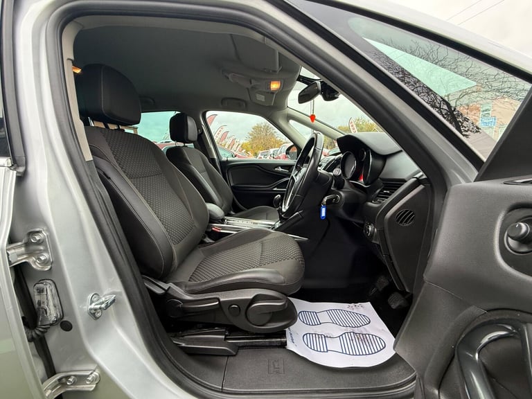 2016 Vauxhall Zafira Tourer 1.6 CDTi ecoFLEX Tech Line MPV 5dr Diesel Manual Euro 6 (s/s) (136 ps...