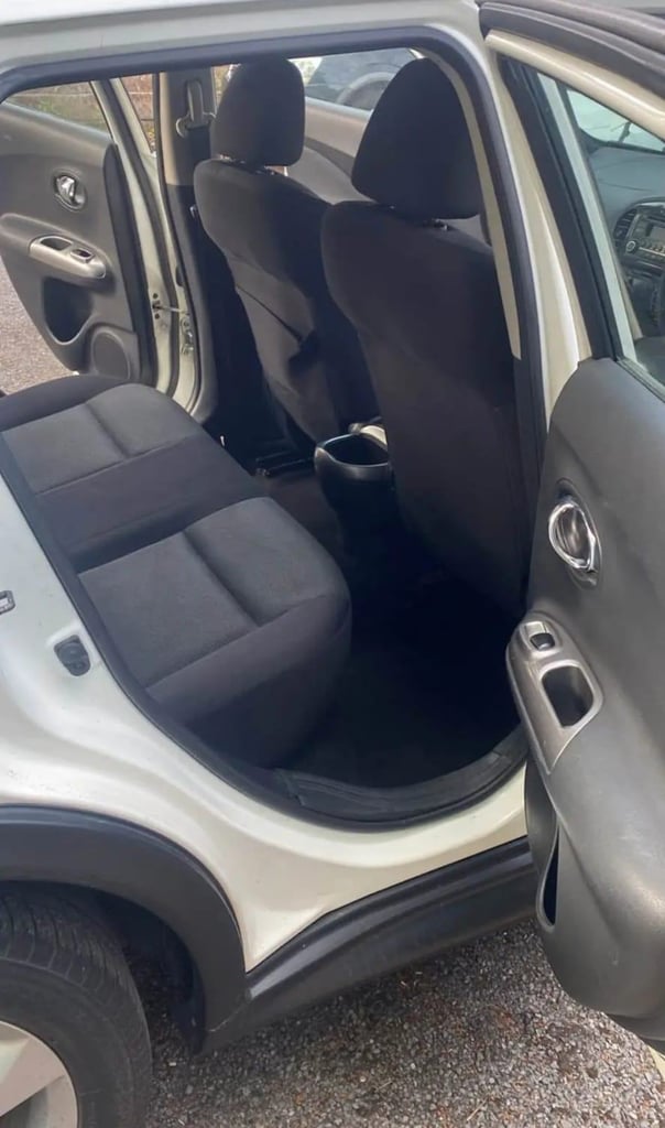 Nissan, JUKE, Hatchback, 2012, Manual, 1598 (cc), 5 doors