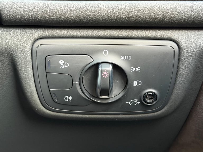 2017 Audi A6 Saloon 2.0 TDI ultra Black Edition S Tronic Euro 6 (s/s) 4dr SALOON Diesel Automatic