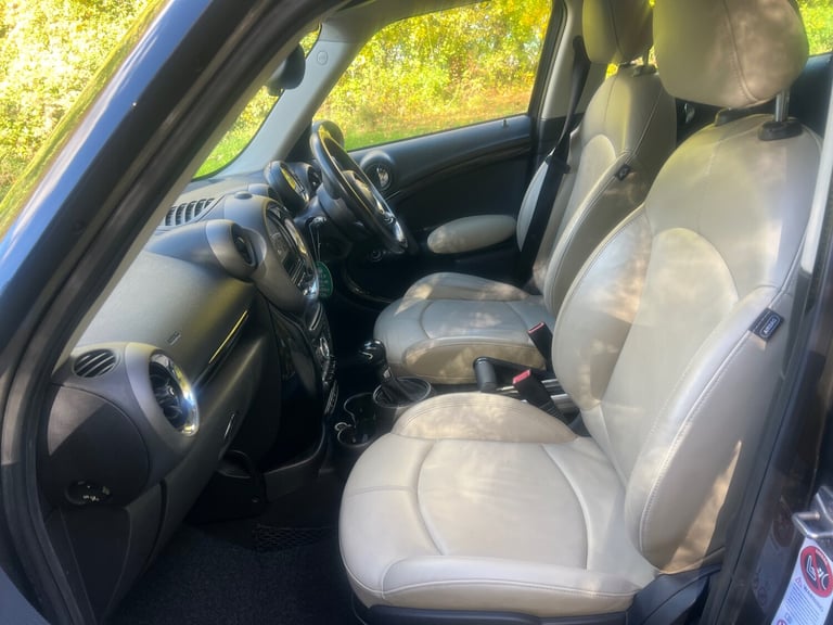 2011 MINI Countryman 1.6 Cooper 5dr Auto HATCHBACK Petrol Automatic