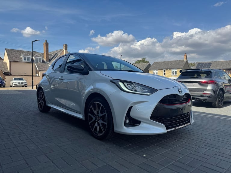 2022 Toyota Yaris 1.5 VVT-h Dynamic E-CVT Euro 6 (s/s) 5dr HATCHBACK Petrol/Electric Hybrid Autom...