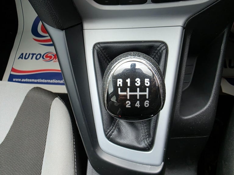 2013 Ford Focus 1.6 TDCi Zetec Euro 5 (s/s) 5dr Hatchback Diesel Manual
