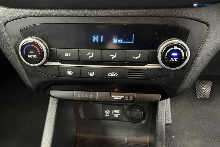 2017 Hyundai i20 1.2 Premium Nav 5dr HATCHBACK PETROL Manual