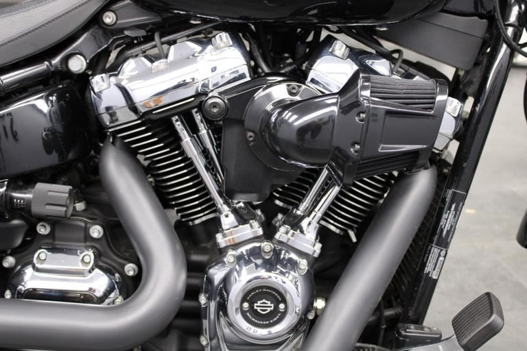 2022 Harley-Davidson FXBRS Softail Breakout 114 in Vivid Black