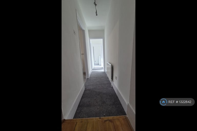 2 bedroom flat in Castleton Rd, Walthamstow, E17 (2 bed) (#1322842)