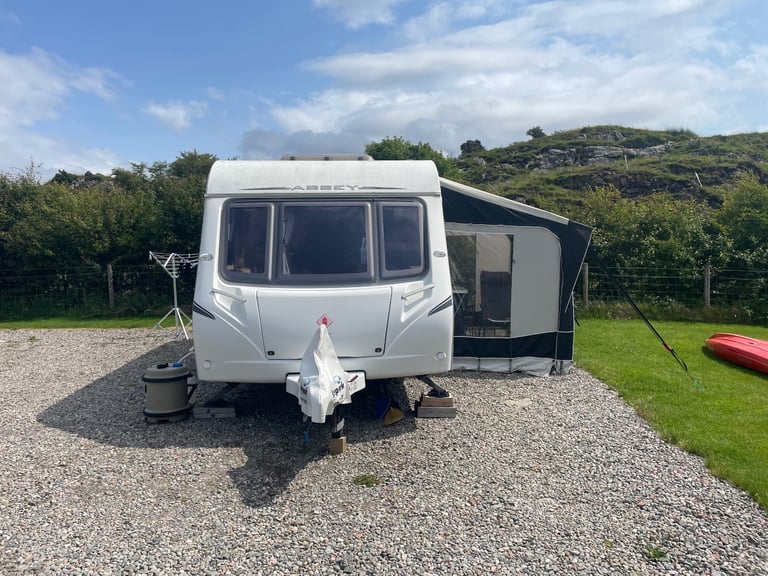 Abbey Vogue2 460