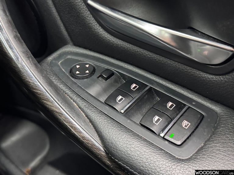 2016 BMW 3 Series 2.0 320i Luxury Saloon 4dr Petrol Auto xDrive Euro 6 (s/s) (184 ps) Saloon Petr...