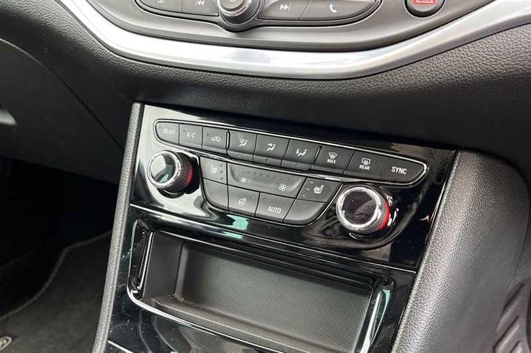 2019 Vauxhall Astra 1.4T 16V 150 Griffin 5dr HATCHBACK PETROL Manual