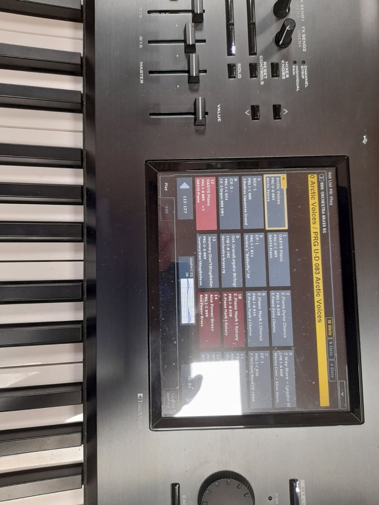 Korg Kronos X 88 key workstation professional keyboard excellent condition