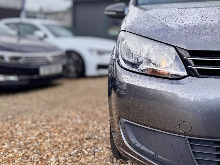 2015 Volkswagen Touran 1.6 TDI 105 BlueMotion Tech SE 5dr DSG MPV Diesel Automatic