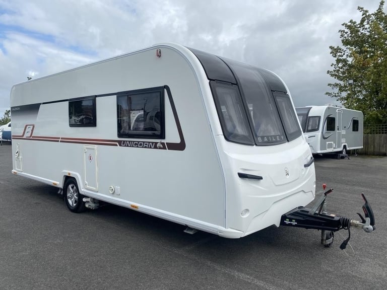 image for 2018 BAILEY UNICORN VALENCIA 4 BERTH TOURING CARAVAN