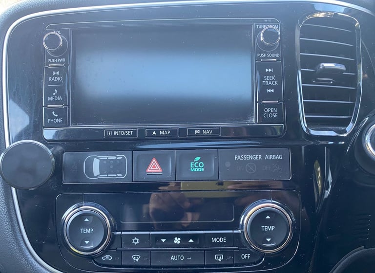 Mitsubishi, OUTLANDER, Estate, 2015, Other, 1998 (cc), 5 doors