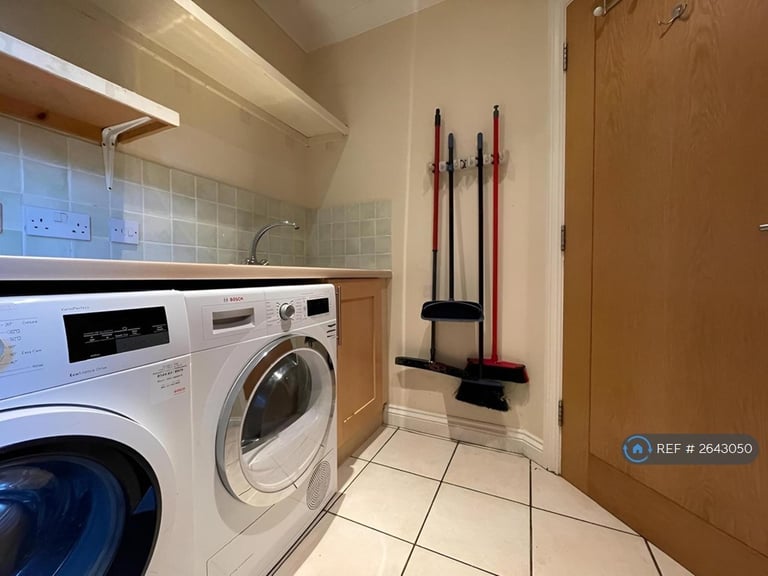 5 bedroom house in Willowmead Close, Runcton, Chichester, PO20 (5 bed) (#2643050)
