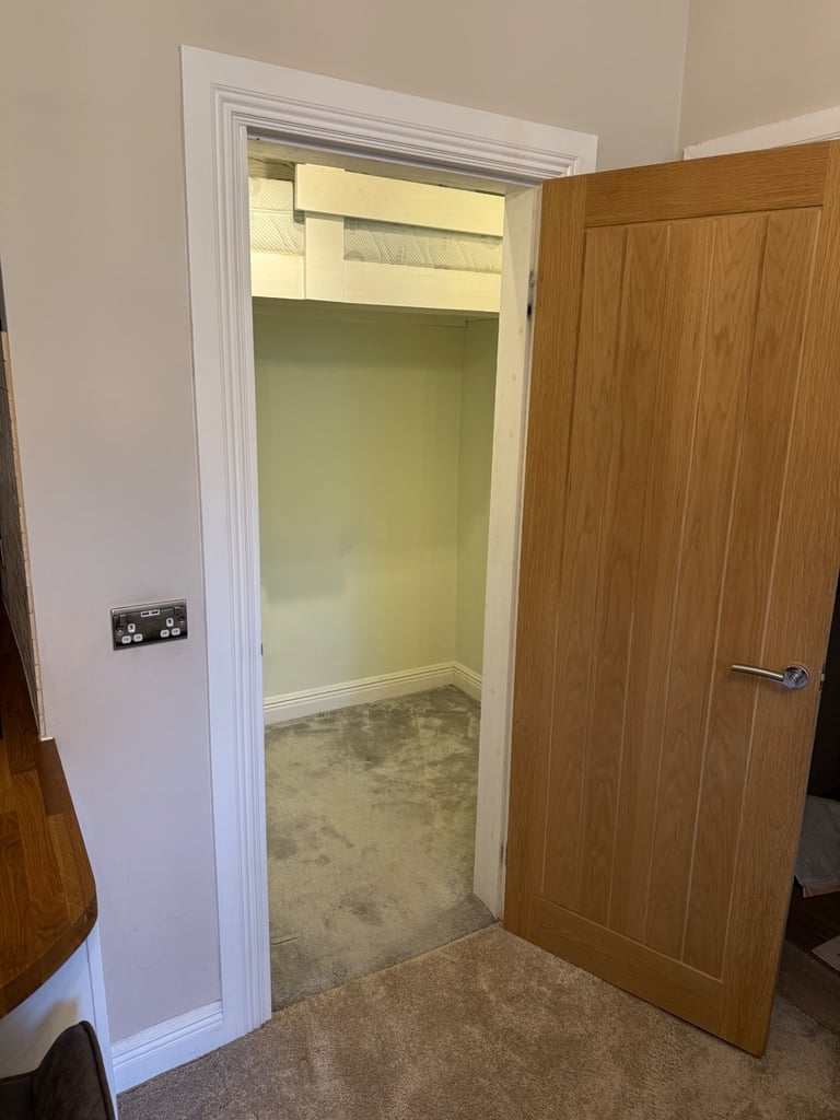 Stunning 1 bed 1 box room with en suite