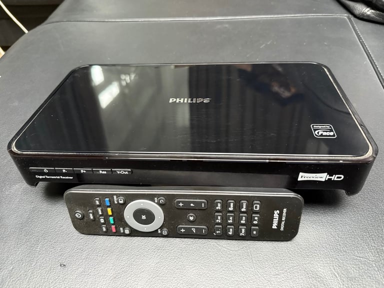 Pioneer 50in HD Ready Plasma TV Package with accessories in immaculate condition 