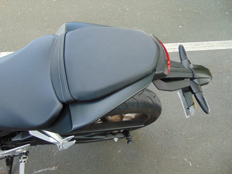 Honda CBF125NA-M CB125 2021 low miles splendid learner naked modern retro bike