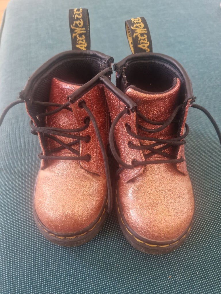 Infants size 5 Dr Martens 