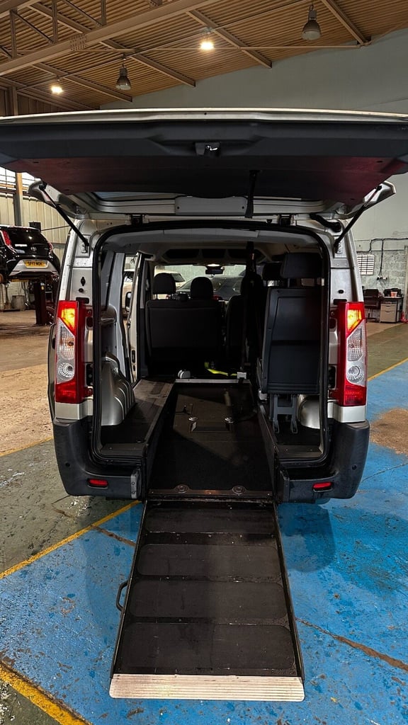 2015 15 PEUGEOT EXPERT TEPEE 2.0 HDI TEPEE COMFORT COMBI VAN 4DR DIESEL AUTOMATI