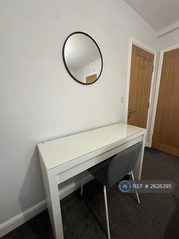 1 bedroom flat in William Street, Reading, RG1 (1 bed) (#2628395)