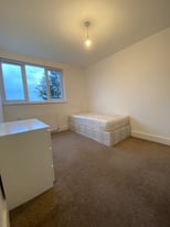 Room to rent near Wood Green zone 3