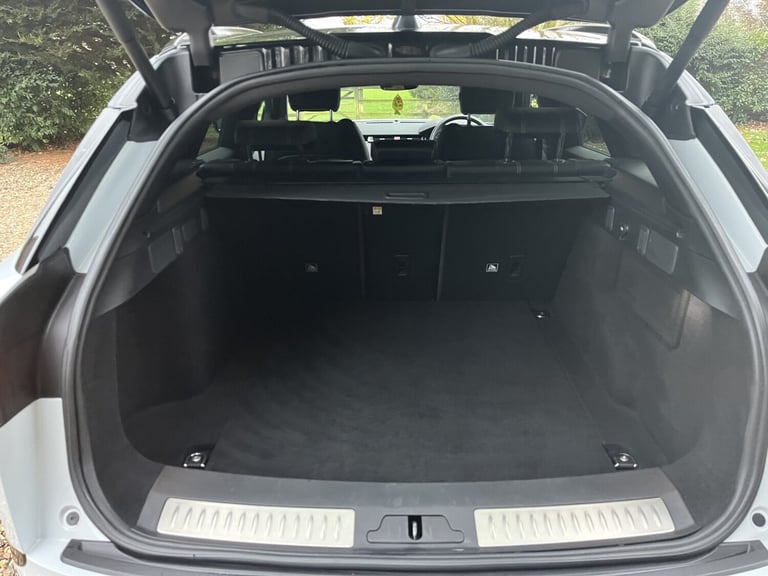 LAND ROVER RANGE ROVER VELAR 3.0 D300 R-Dynamic S 2019