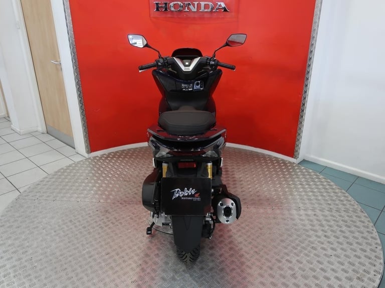 Brand new 2025 Honda PCX125 DX