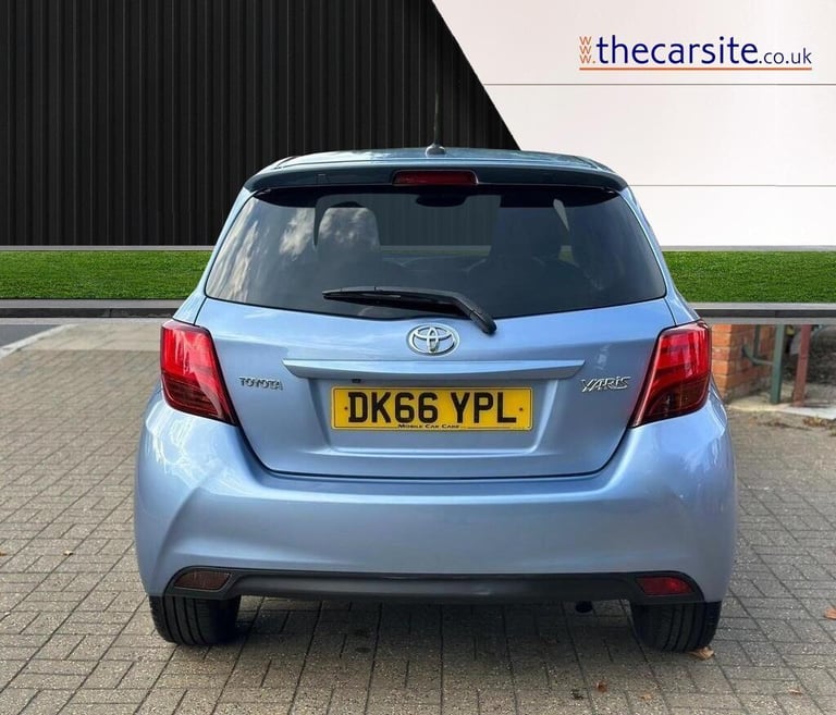 2016 Toyota Yaris 1.33 Dual VVT-i Design Multidrive S Euro 6 5dr HATCHBACK Petrol Automatic
