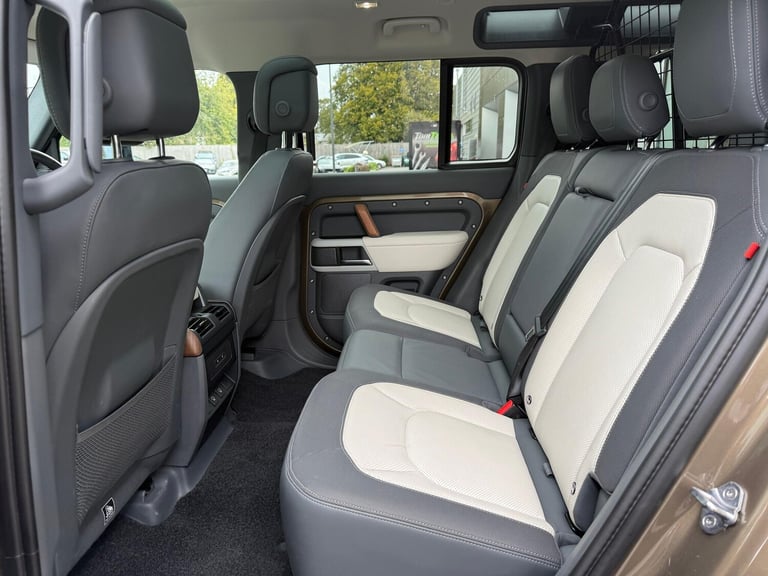 2022 Land Rover Defender 110 2.0 P400e 15.4kWh X-Dynamic HSE SUV 5dr Petrol Plug-in Hybrid Auto 4...