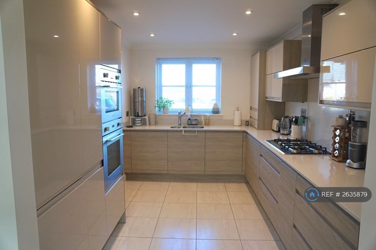 2 bedroom house in De Luci Park, Truro, TR1 (2 bed) (#2635879)