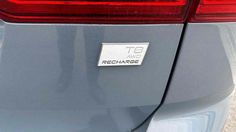 2024 Volvo XC60 2.0 T8 [455] RC PHEV Ultimate Dark 5dr AWD Gtron ESTATE PETROL/ELECTRIC Automatic