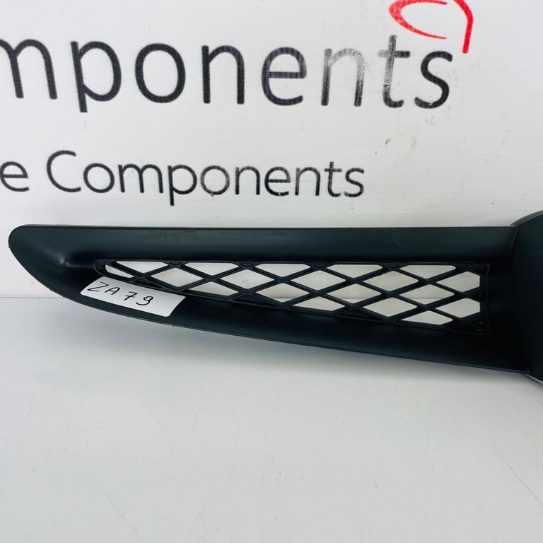 Honda Jazz Front Grill Genuine Mk1 With Emblem 2001 - 2007 [za79]